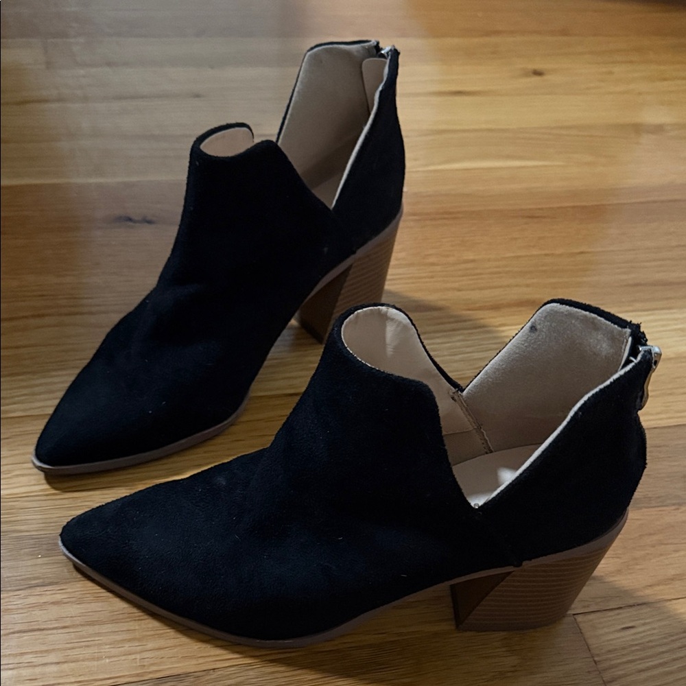Black Pointed Toe Block Heel Booties
